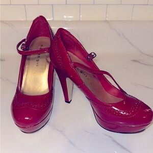 Size 7.5 Marilyn red retro heels